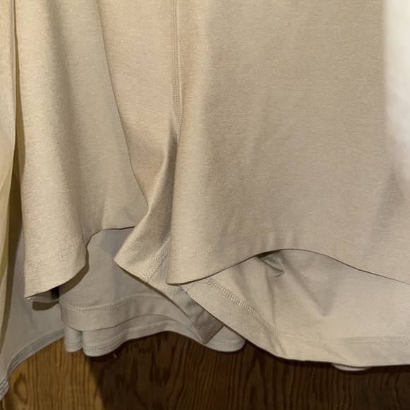 Old navy tan cloud active skort - Picture 2 of 4